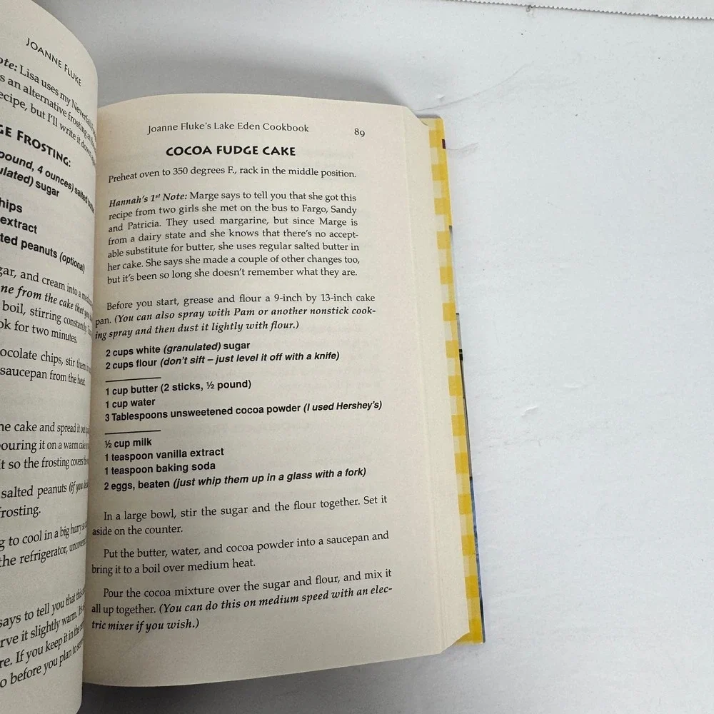 Joanne‎ Fluke's Lake Eden Cookbook Hannah Swensen Recipes 2011 1st Printing